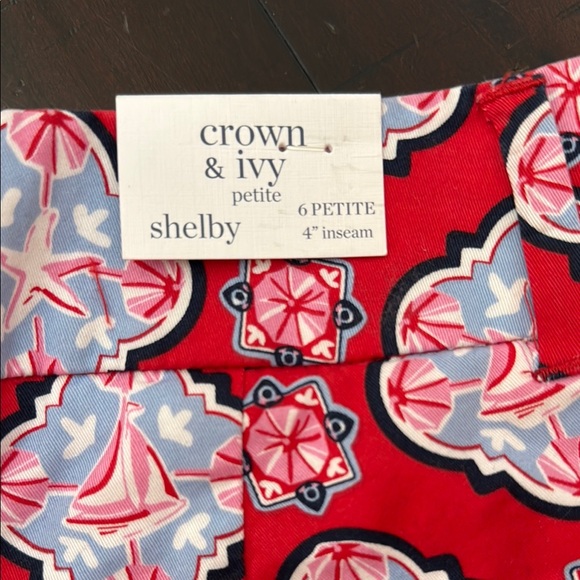 Crown & Ivy Red Scallop Shelby shorts Shorts 6 Petite NWT - Picture 2 of 5
